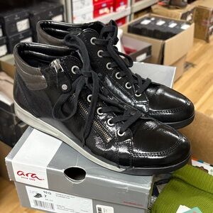 Ara Black High-Top Sneakers